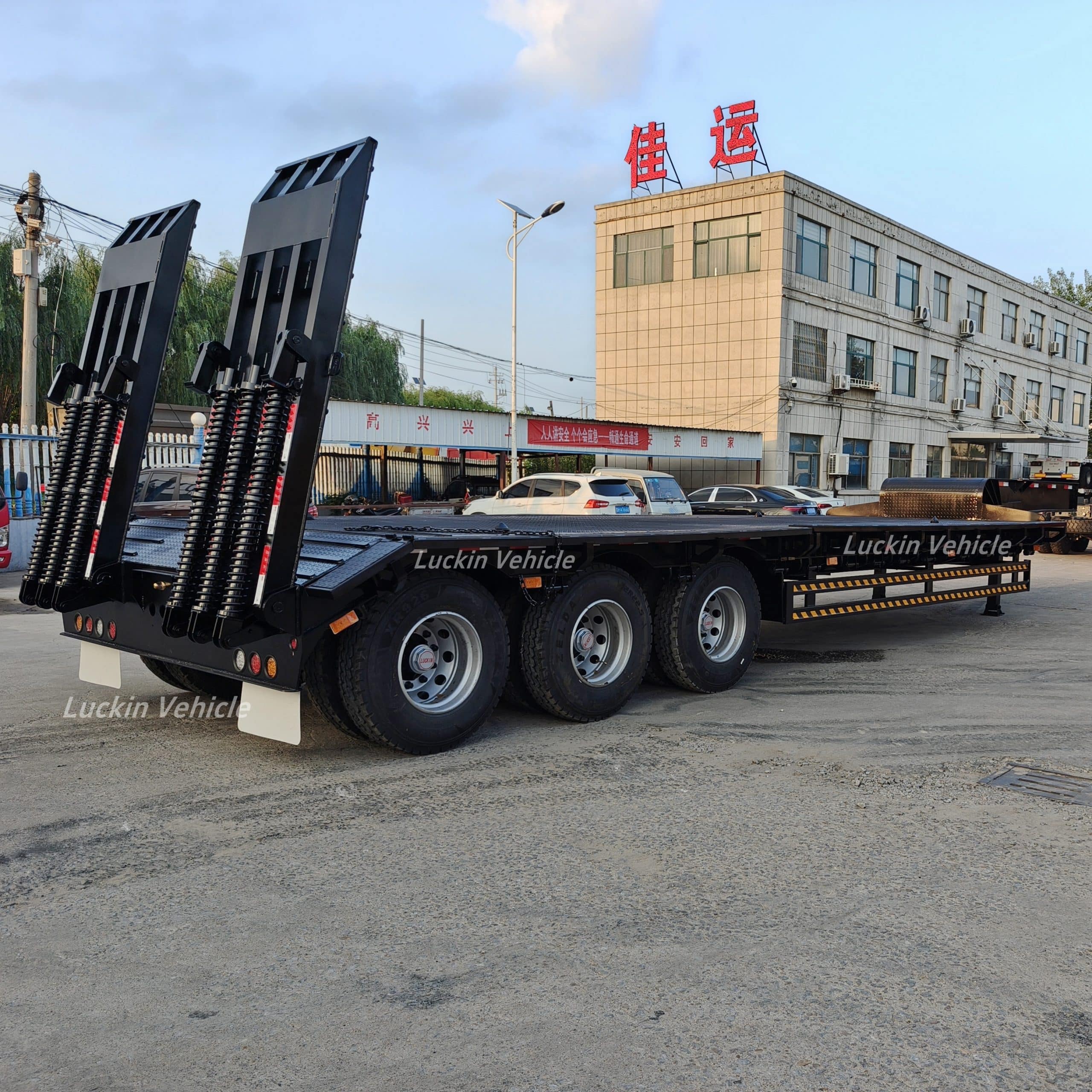 Hot Sale 3 Axles Lowbed Semi Trailer插图